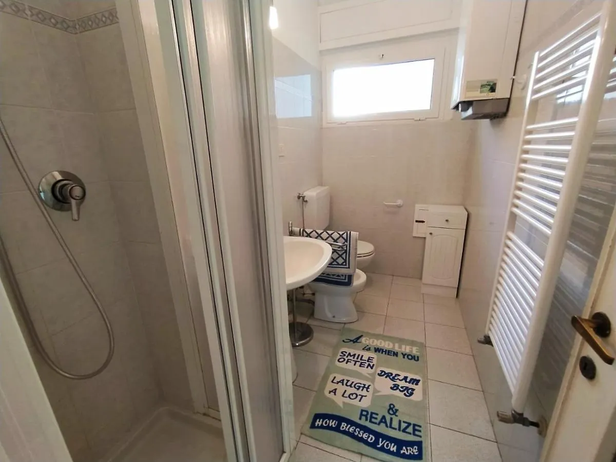Cristina House Apartment Levanto 0*,